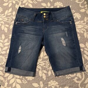 Vintage Y2K YMI Bermuda Shorts. Size 9.